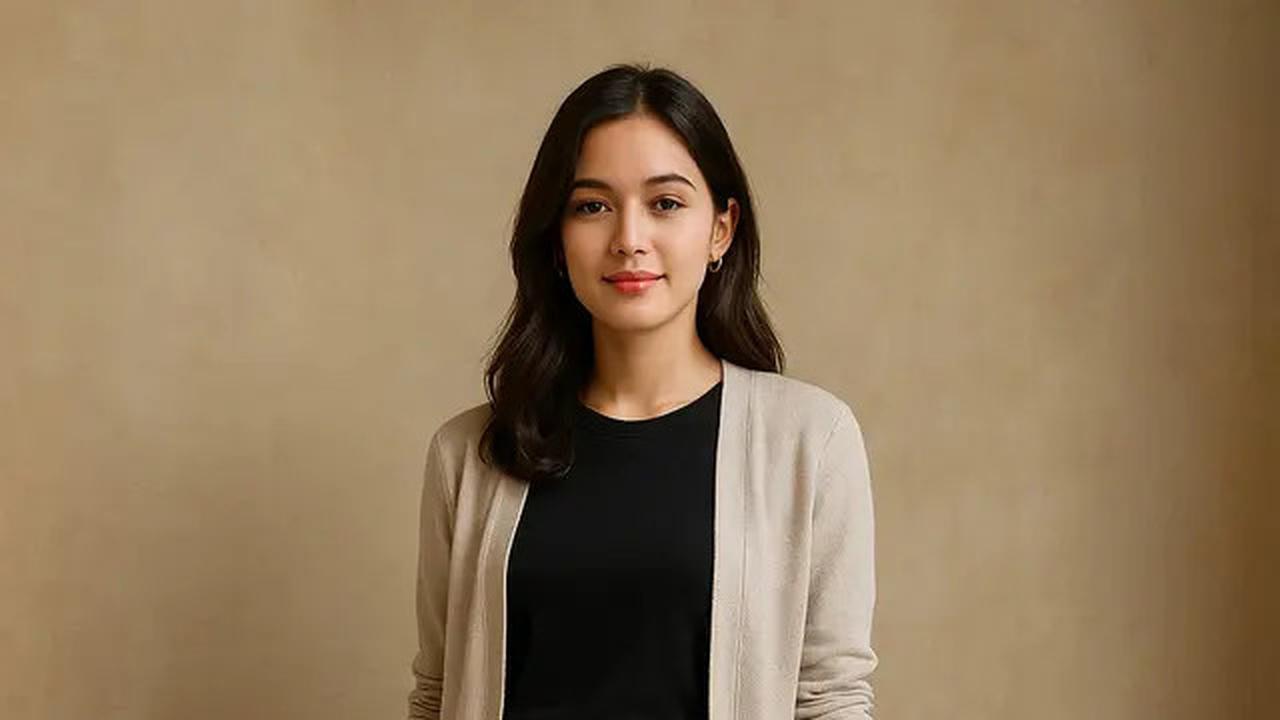Rok Span Batik Belah Samping Cocok dengan Baju Apa? Ini 8 Gaya yang Harus Dicoba