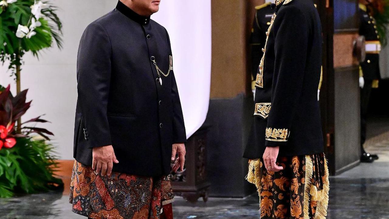Selain itu, momen kebersamaan dan keakraban keduanya juga sudah nampak terlihat sesaat sebelum Upacara Detik-Detik Proklamasi Kemerdekaan RI dimulai.&nbsp;Foto: BPMI Setpres