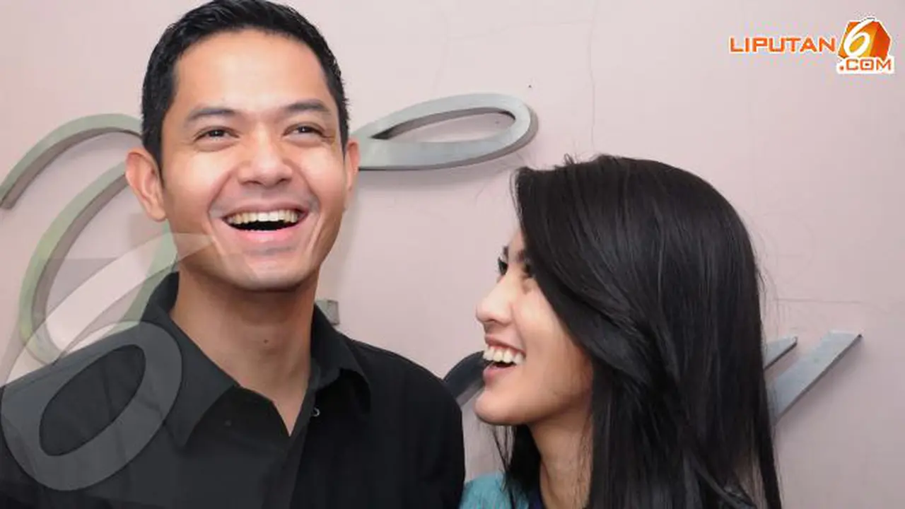 Dude-Alyssa Panjatkan Doa Minta Momongan saat Umrah