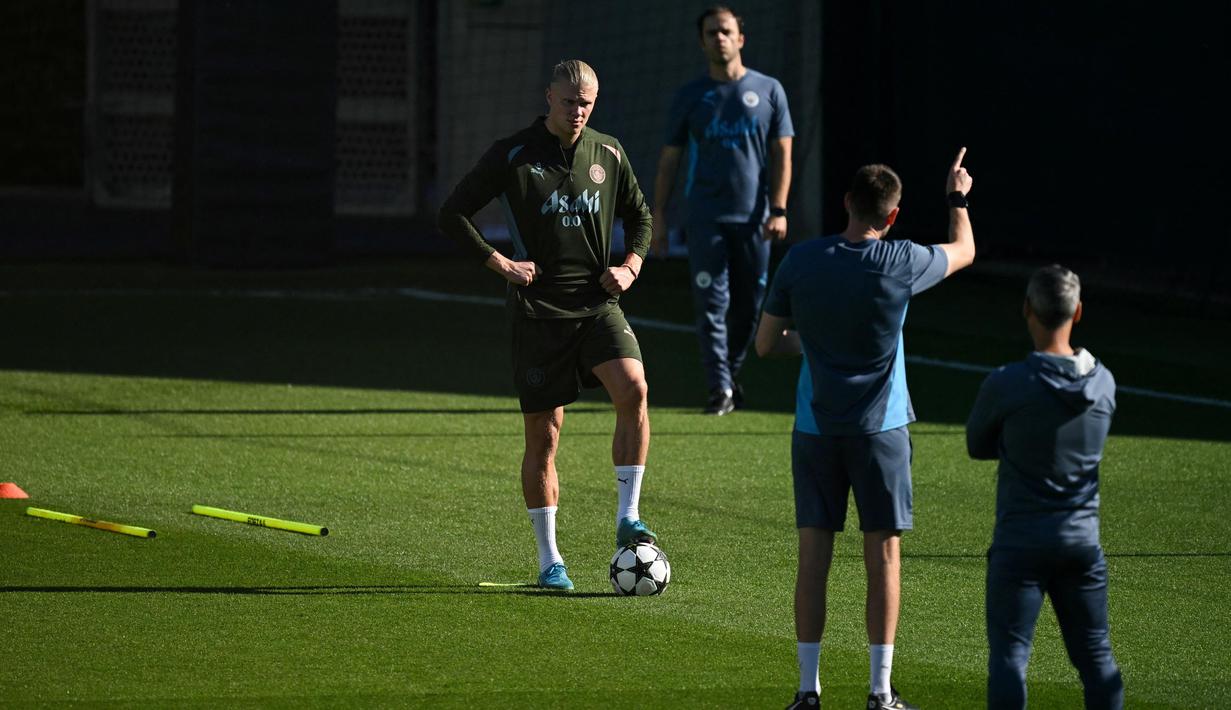 Manchester City akan menghadapi Inter Milan dalam matchday 1 league phase Liga Champions 2024/2025 yang berlangsung di Stadion Etihad pada Kamis 19 September 2024 pukul 02.00 WIB dini hari nanti. (Oli SCARFF/AFP)