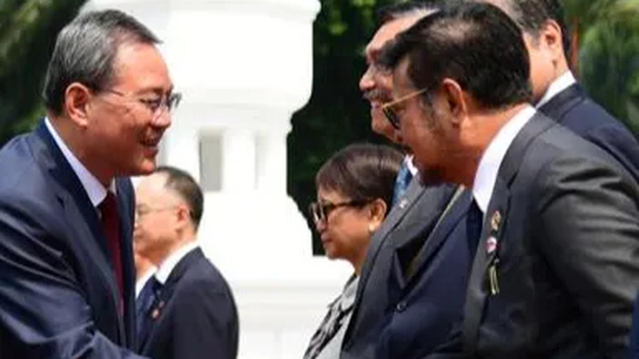 "Kami mengusulkan kerja sama 'sister university' untuk pengembangan kapasitas SDM pertanian," terang SYL.