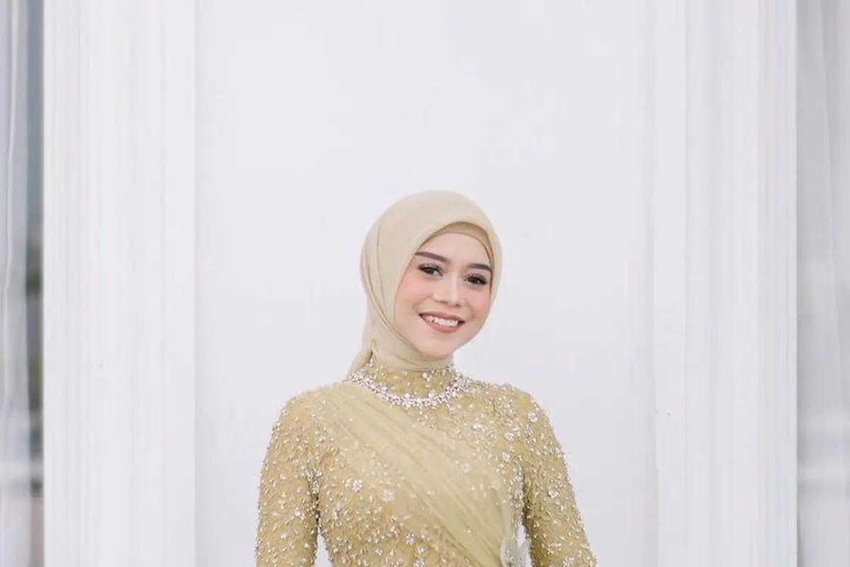8 Inspirasi Kebaya Hijab untuk Wisuda-Kondangan dari Lesti Kejora hingga Atalia Praratya