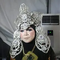 Melly Goeslaw merasakan berbagai tantangan saat membuat soundtrack untuk sebuah film.