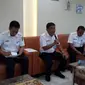 Kepala DAOP 1 Jakarta John Roberto saat jumpa pers di Stasiun Gambir, Jakarta Pusat, hari ini. (Liputan6.com/Putu Merta SP)