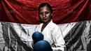 Karateka Putri Indonesia, Srunita Sari Sukatendel saat berlatih di The Belezza, Permata Hijau, Jakarta, Senin (07/8/2017).  Sari siap mengibarkan Merah-Putih pada SEA Games 2017 (Bola.com/Nicklas Hanoatubun)