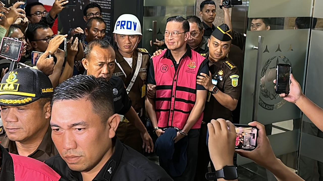 Mantan Menteri Perdagangan (Mendag) Thomas Trikasih Lembong (TTL) alias Tom Lembong ditetapkan sebagai tersangka kasus korupsi komoditas gula yang terjadi di lingkungan Kementerian Perdagangan (Kemendag) periode 2015-2023.