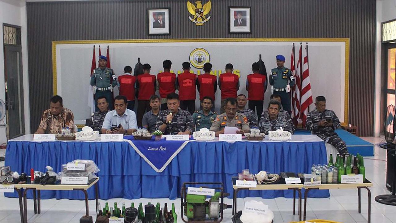 FOTO: TNI AL Amankan Kapal KM Rezeki, Gunakan Bom untuk Tangkap Ikan