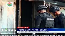 Puluhan anggota kepolisian yang terdiri dari Densus 88, Brimob Jawa Timur, dan Polres Madiun Kota menutup Pasar Kincang, Kecamatan Jiwan, Kabupaten Madiun, Sabtu sore, 24 Agustus 2019.