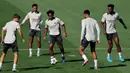 Selaku tuan rumah, Real Madrid diunggulkan untuk bisa meraih kemenangan atas VfB Stuttgart. (Thomas COEX/AFP)