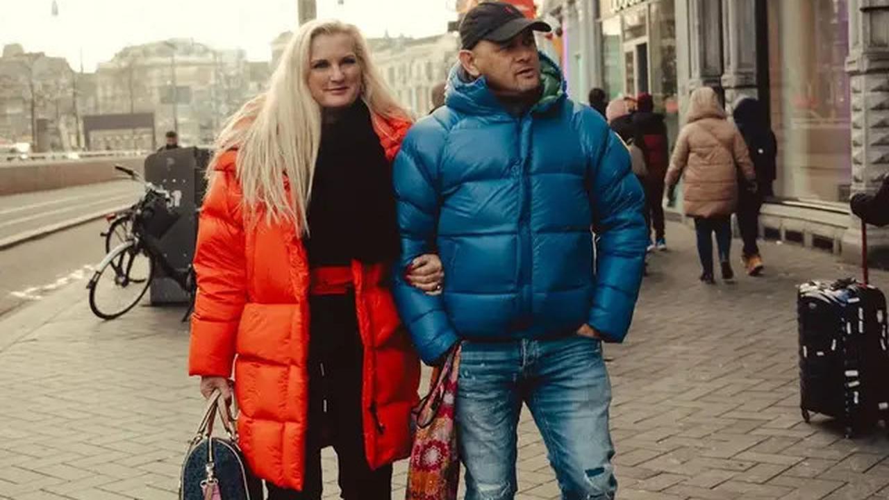 6 Gaya Fashion Ibunda Justin Hubner, Penampilannya di Ulang Tahun Jennifer Coppen Curi Perhatian