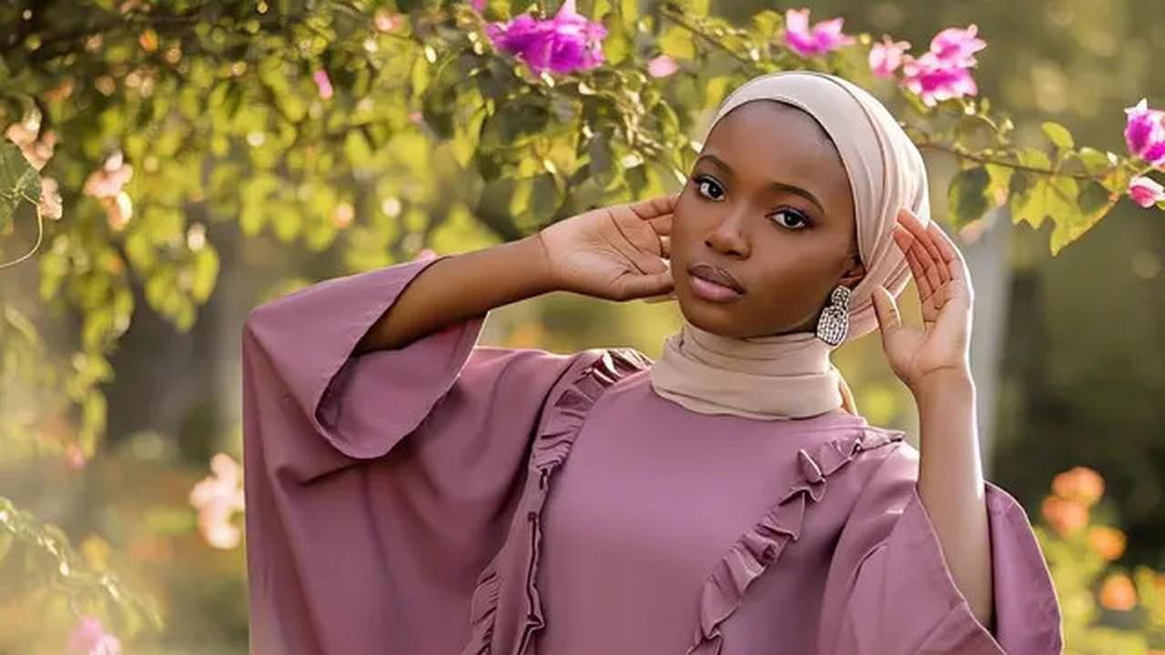 12 Model Busana Muslimah 1 Warna yang Lagi Tren di 2025, Tampilan Simpel tapi Elegan