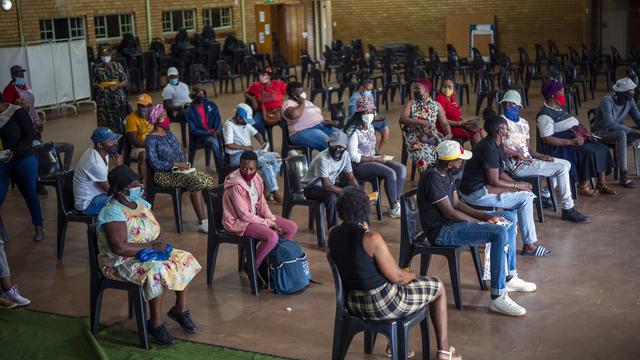 Melihat Warga Afrika Selatan Jalani Vaksinasi COVID-19