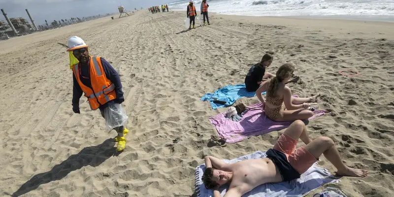 Pantai di California Dibuka Kembali Setelah Tercemar Minyak