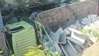 Momen Mencekam Truk Jatuh dari Flyover Makassar Timpa Dua Rumah