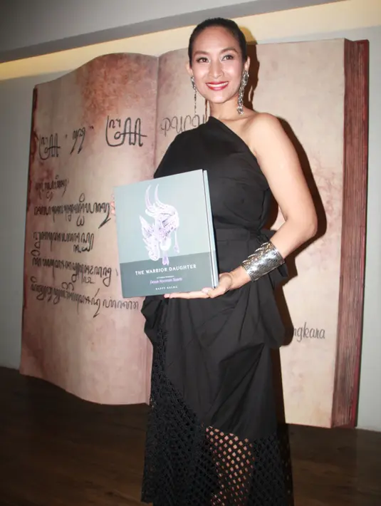 'Karena saya sudah berkeluarga, saya hanya menerima FTV saja, kalau sinetron gak mungkin karena harus setiap hari muncul di layar kaca, untuk film tahun depan ada satu'. ujarnya menjelaskan mengapa ia jarang terlihat kini. (Galih W. Satria/Bintang.com)