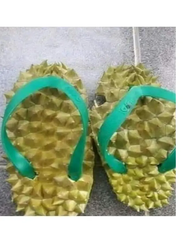6 Sandal Jepit dari Kulit Durian Ini Bakal Bikin Kakimu Sakit, Berani Coba?