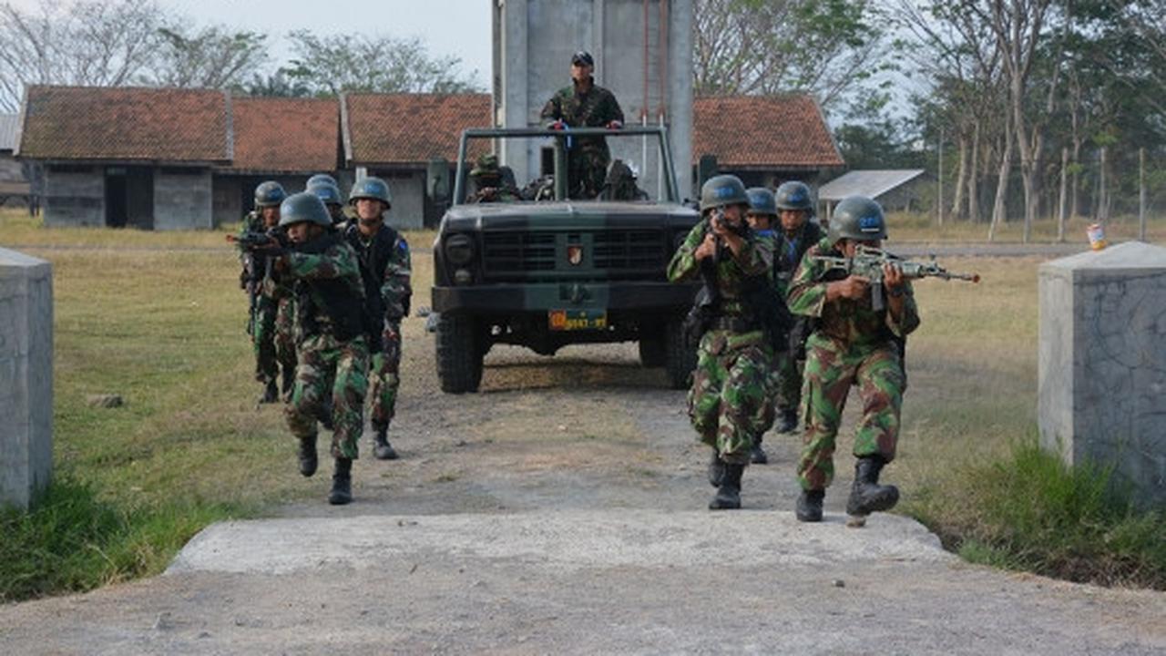 Aksi pertempuran jarak dekat pasukan Kostrad di Batujajar