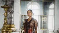 Tampil Trendi dengan Kebaya Brokat Kasual, Inspirasi dari Tara Basro hingga Maudy Ayunda