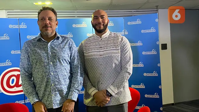 James Chambers dan Aly Ghanim