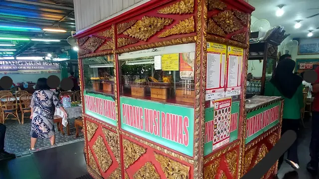 12 Rekomendasi Tempat Makan Enak di Sekitar Sungai Musi, Kuliner Khas Pindang hingga Pempek Palembang Terbaik 2025