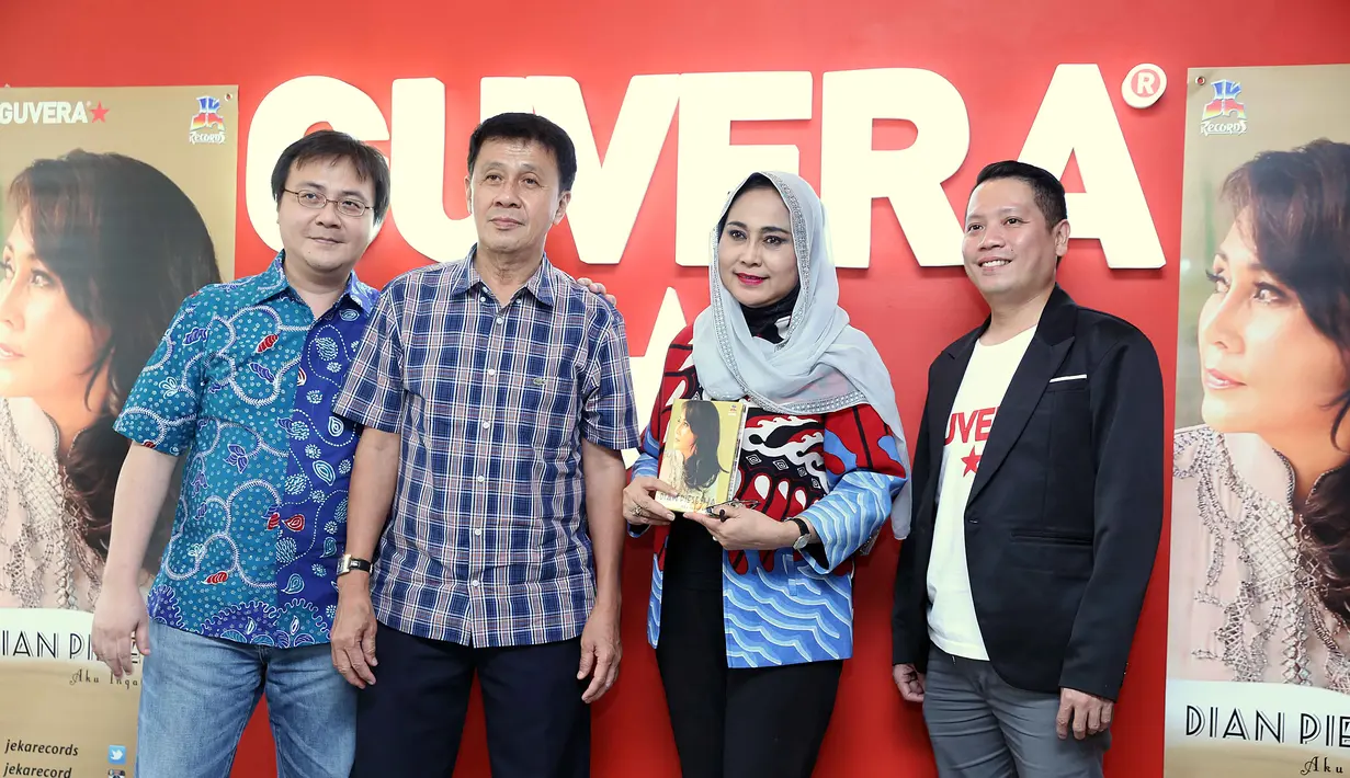 Leonard Kristianto selaku produser JK Record mengatakan bahwa berdasarkan survei, lagunya harus dibuat dua generasi penggemar. (Nurwahyunan/Bintang.com)