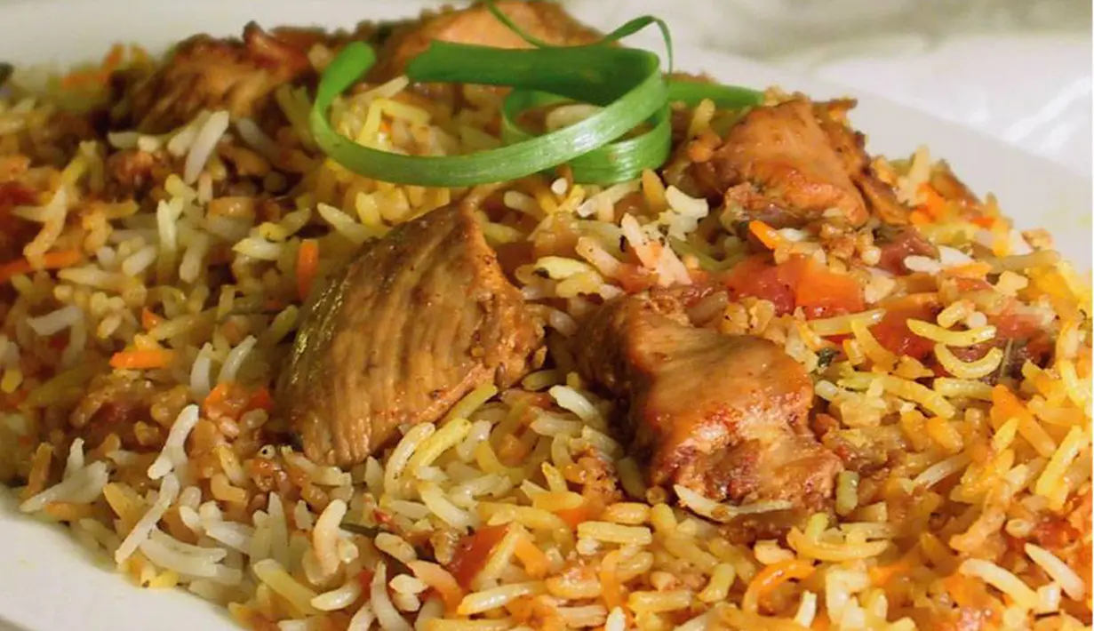 Kawasan Asia Selatan memiliki makanan khas yang disebut Biryani. Biryani merupakan nasi yang di masak dengan rempah-rempah, sayuran, atau daging. (twitter)