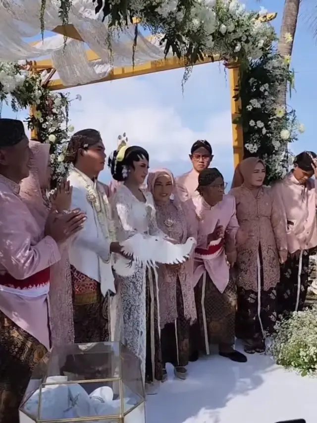 Tri Suaka dan Nabila Maharani Menikah
