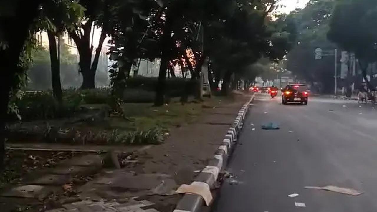 Kondisi Sekitaran Kwitang Pagi Ini, Sisa Gas Air Mata Masih Terasa