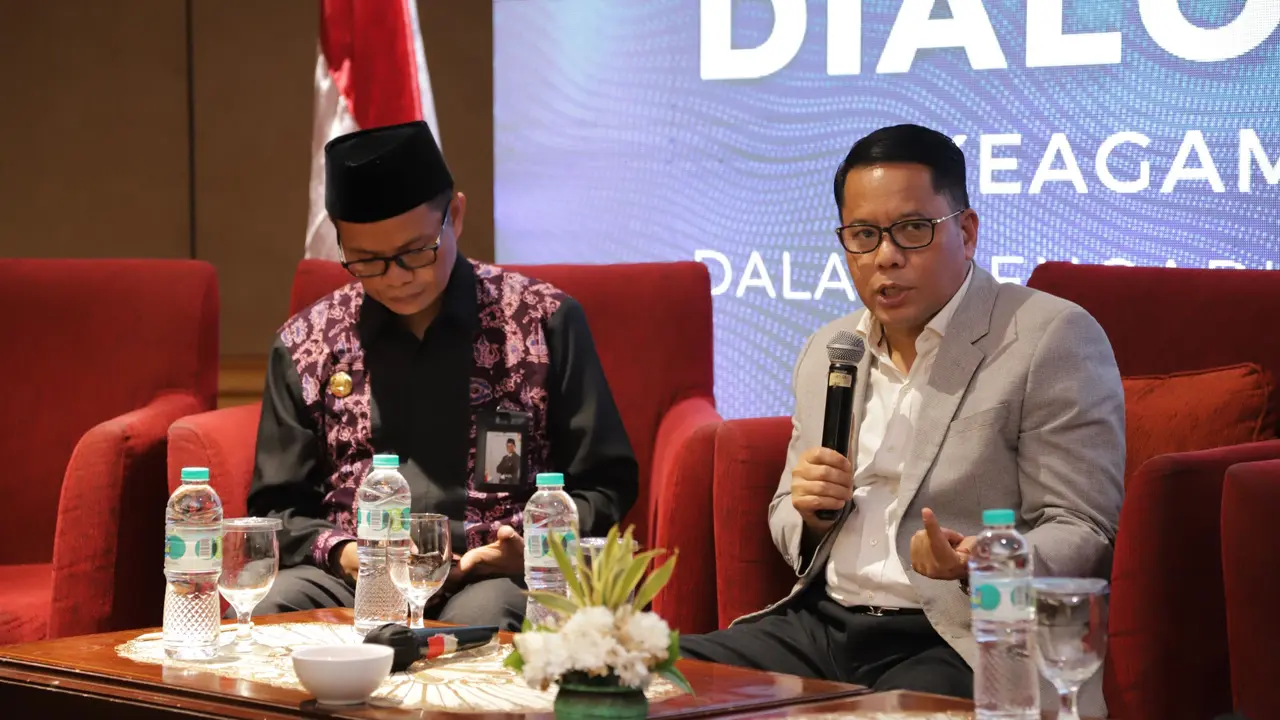 Direktur Urusan Agama Islam dan Pembinaan Syariah Adib, saat menutup acara Dialog Nasional Keagamaan dan Kebangsaan Pengarusutamaan Moderasi Beragama. (Istimewa)