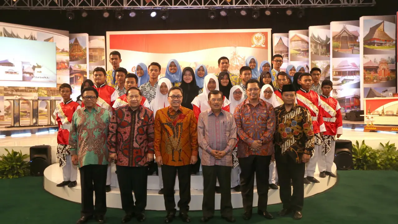 SMAN 1 Wonosobo Juarai Lomba Cerdas Cermat MPR 2015