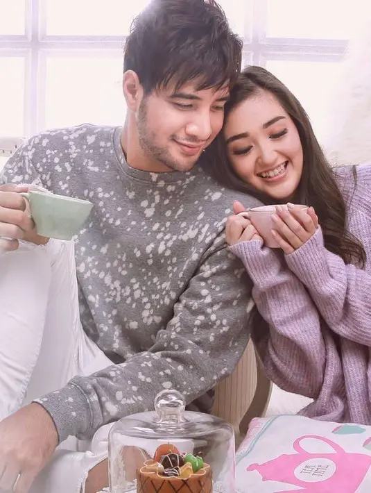 Unggahan foto Ammar Zoni yang bermain Silek Harimau bersama seorang guru tersebut banyak mendapat dukungan netizen. (Instagram/ammarzoni)