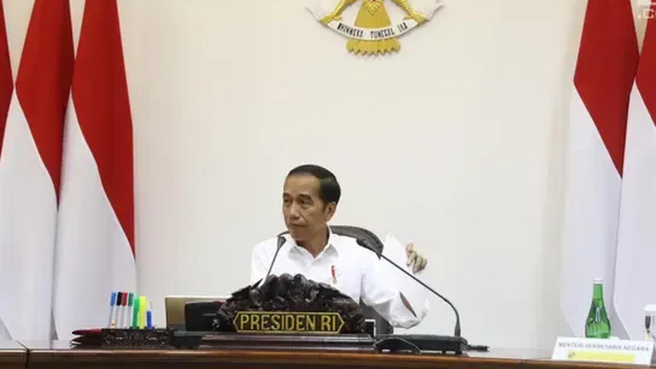 Berikutnya, rapat terbatas kabinet 3 Agustus 2020 pukul 11.24 WIB di Istana Merdeka Jakarta tentang percepatan transformasi digital di mana Presiden Jokowi memberikan arahan untuk penyelesaian infrastruktur information communication technology (ICT).