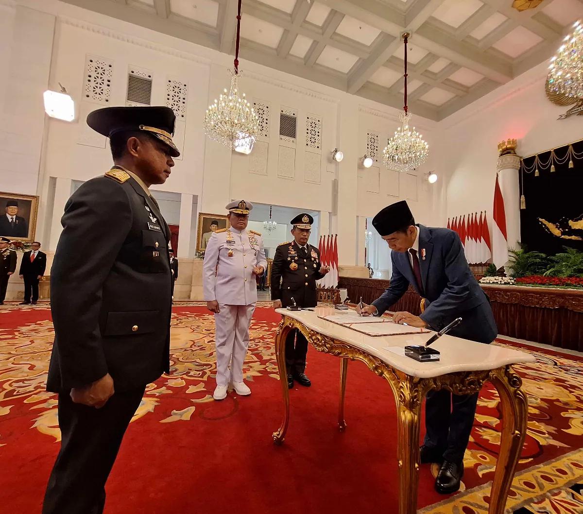 Agus mengatakan, perhatian presiden pada masalah Papua yang sudah 62 tahun tidak terselesaikan. Sementara, pada Pemilu, TNI akan berkolaborasi dengan Polri untuk mengamankan jalannya pesta demokrasi.