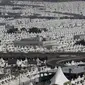 Suasana pemukiman sementara umat muslim saat melaksanakan ibadah haji di Mina, Arab Saudi, Kamis (24/9/2015). Sekitar dua juta umat muslim dari berbagai negara berkumpul untuk melakukan prosesi lempar jumrah di Mina. (REUTERS/Ahmad Masood)