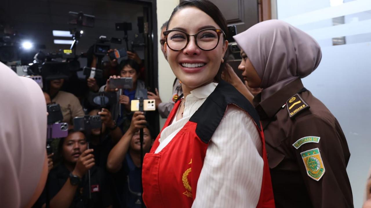 FOTO: Sidang Diwarnai Demo, Nikita Ajukan Eksepsi atas Dakwaan Pemerasan dan TPPU