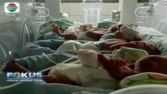 Seorang ibu di Karawang, Jawa Barat, melahirkan bayi kembar tiga dengan jenis kelamin laki-laki. Rencananya, ketiga bayi tersebut akan diberi nama tiga maskot Asian Games 2018 oleh orangtuanya.