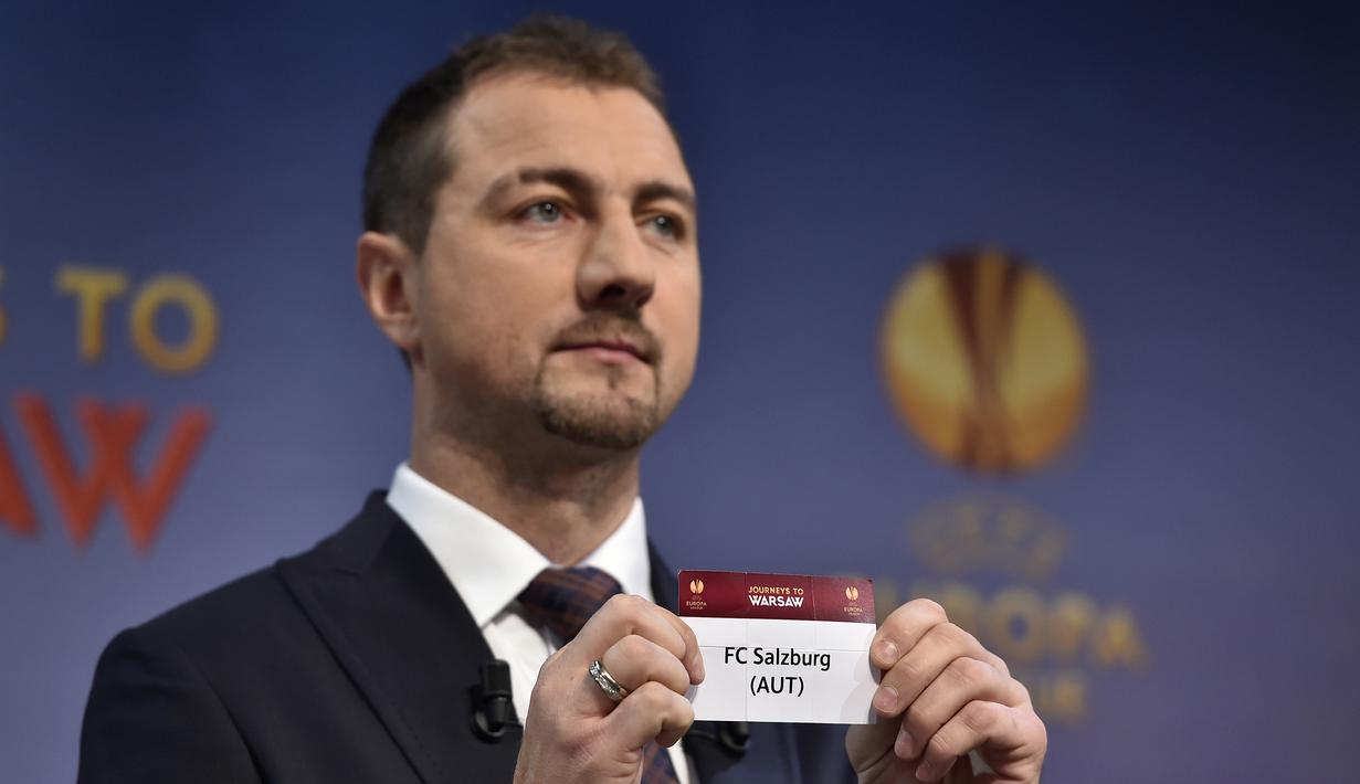 5. Jerzy Dudek. Pensiun di Real Madrid pada 2010 dan tiga tahun kemudian di timnas Polandia. Pada 2014, Jerzy Dudek beralih ke arena balap mobil dengan mengikuti lomba ketahanan membalap dalam Volkswagen Castrol Cup di Eropa. (AFP/Fabrice Cofrini)