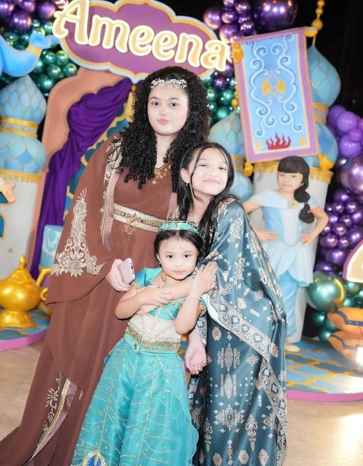 Potret Amora Lemos di Perayaan Ultah Ameena, Cantik dengan Busana Serba Cokelat