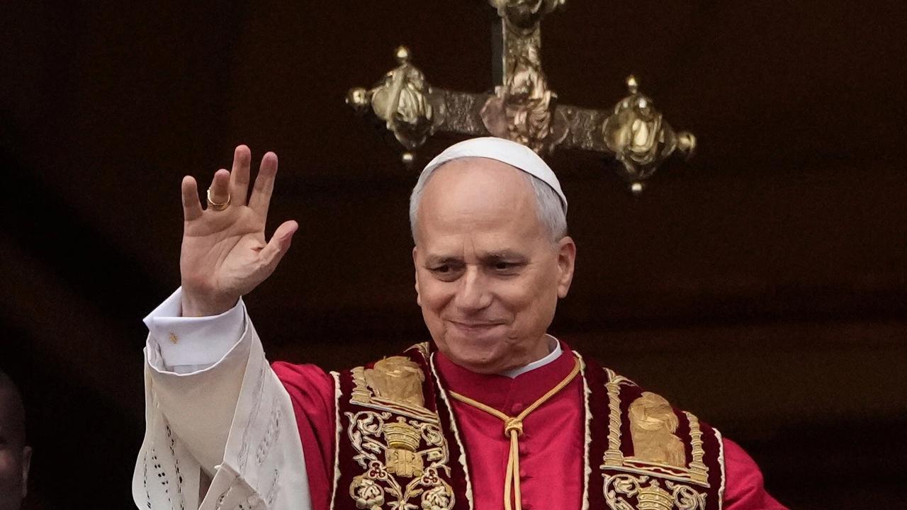 FOTO: Paus Leo XIV Sampaikan Pesan Damai Natal dan Serukan Perdamaian Dunia dari Vatikan