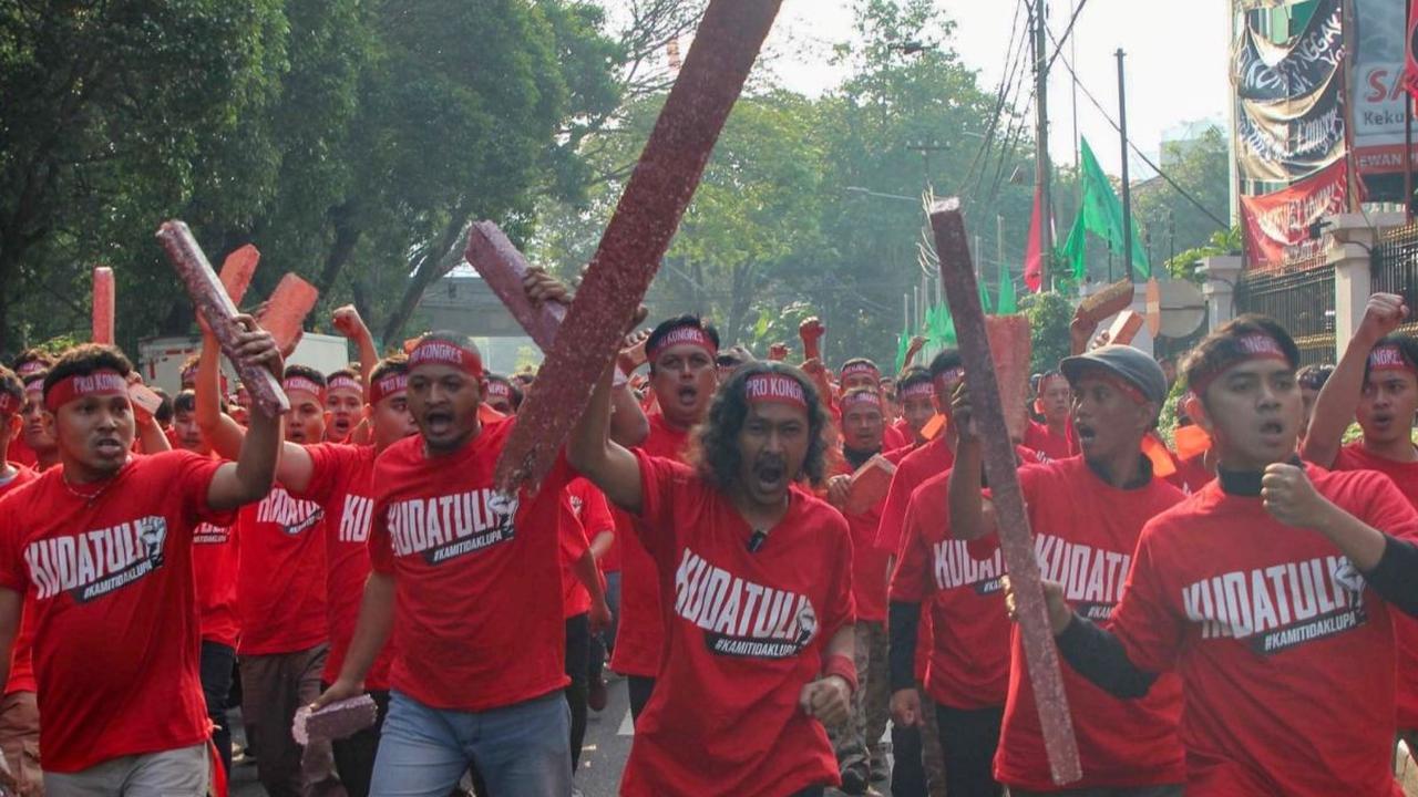 Peringatan peristiwa kerusuhan 27 Juli 1996 atau yang dikenal sebagai "Kudatuli," digelar di kantor DPP PDIP, Menteng, Jakarta Pusat, pada Sabtu (27/7/2024). Foto: merdeka.com / Arie Basuki<br>