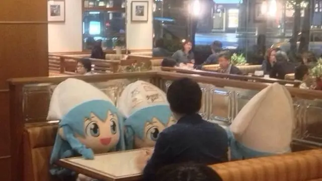 6 Tingkah Imajinatif Makan Bareng Karakter Anime, Bikin Senyum Tipis
