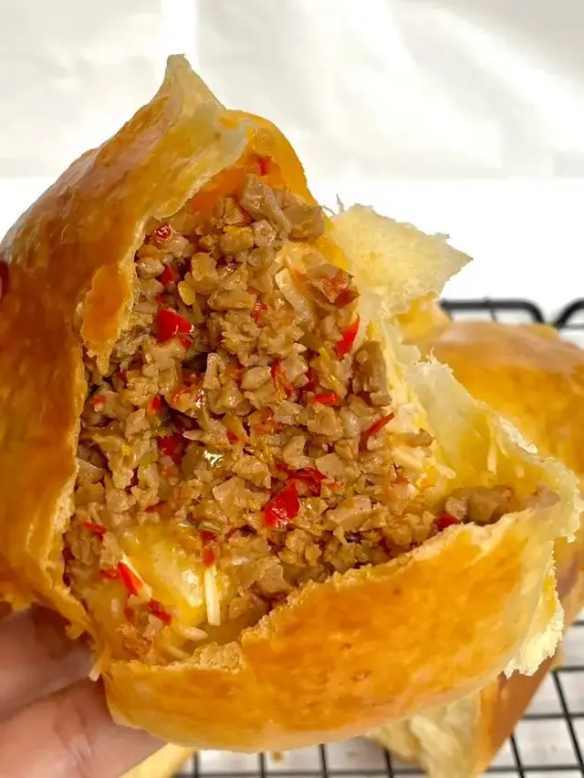 Roti Sobek Bakso Pedas