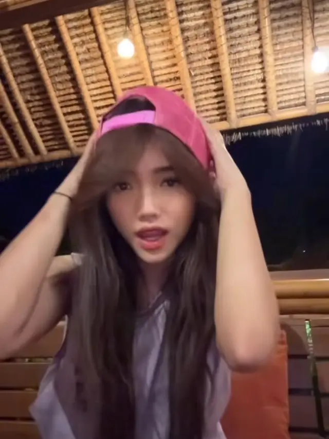 Gaya Fuji Liburan di Bali. [@fuji_an]