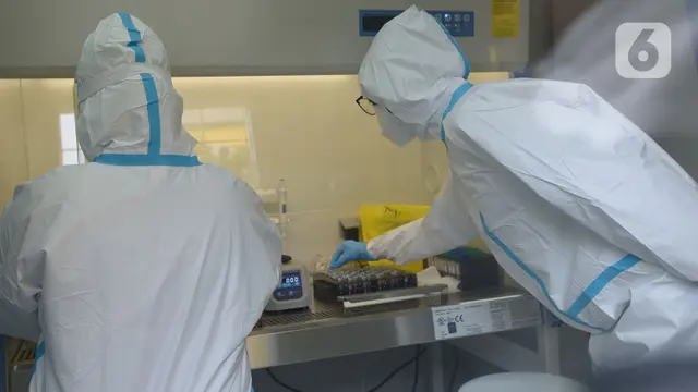 Intip Lab Pemeriksaan PCR COVID-19 di Jakarta