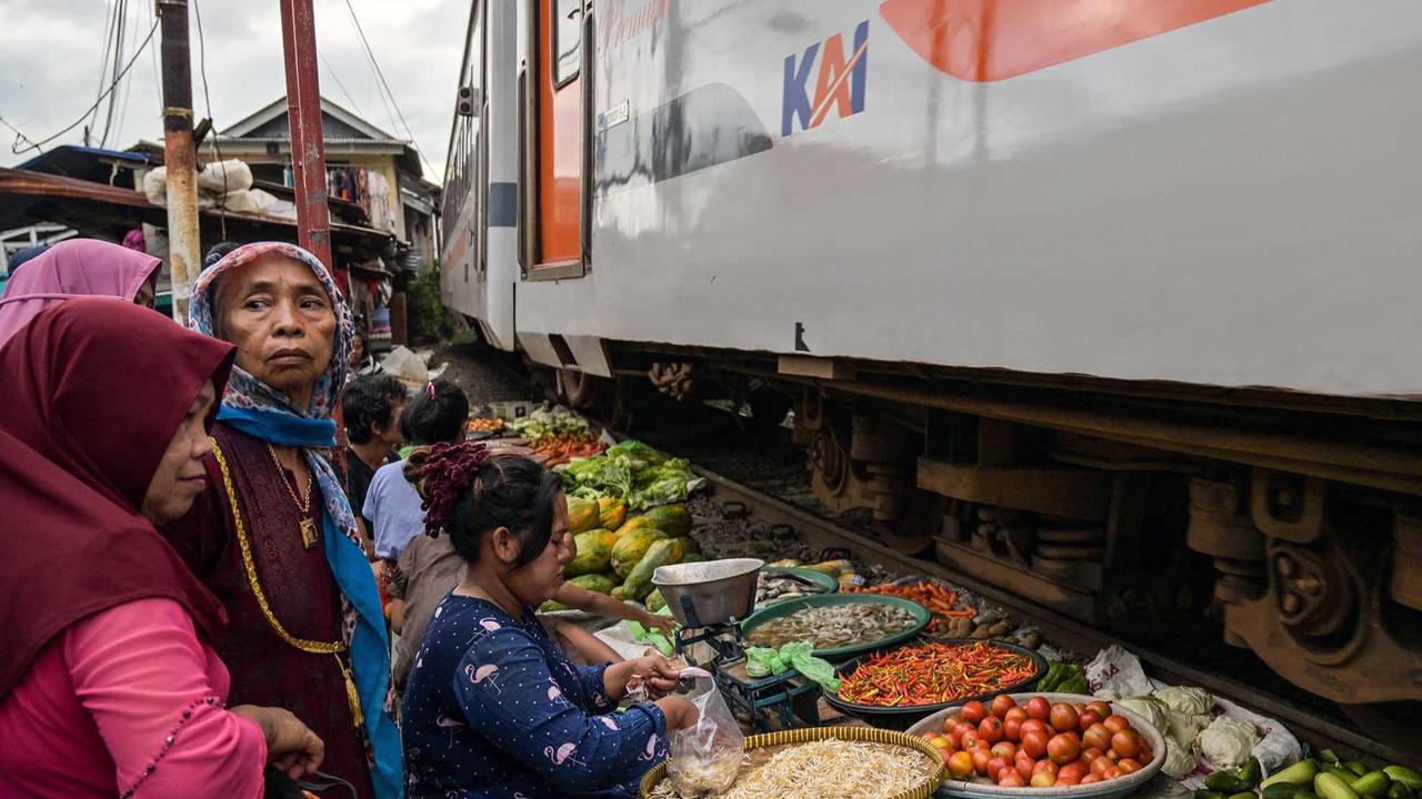 FOTO: Uniknya Pasar Ekstrem Dupak Magersari Yang Sudah berusia Lebih dari Setengah Abad