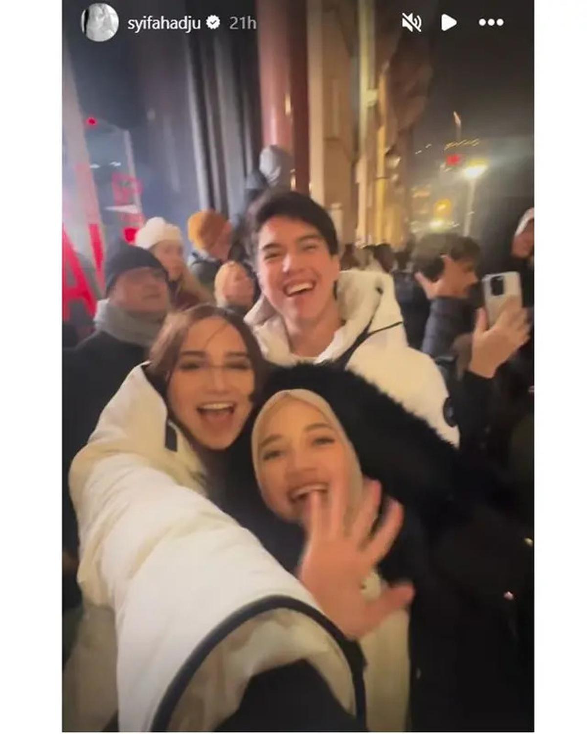 6 Potret Beda Perayaan Tahun Baru Al Ghazali, El Rumi, Dul Jaelani Bareng Pacar