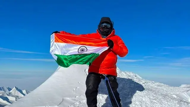 Gunung Vinson, Titik Tertinggi di Antartika.