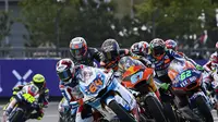 Pembalap Pertamina Mandalika SAG Team Bo Bendsneyder saat finis kelima pada balapan Moto2 Prancis di Sirkuit Le Mans, hari Minggu lalu. (Dokumentasi Pertamina Mandalika SAG Team)