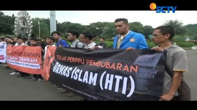 Gerakan Mahasiswa (Gema) Pembebasan berunjuk rasa menanggapi Perppu Ormas.