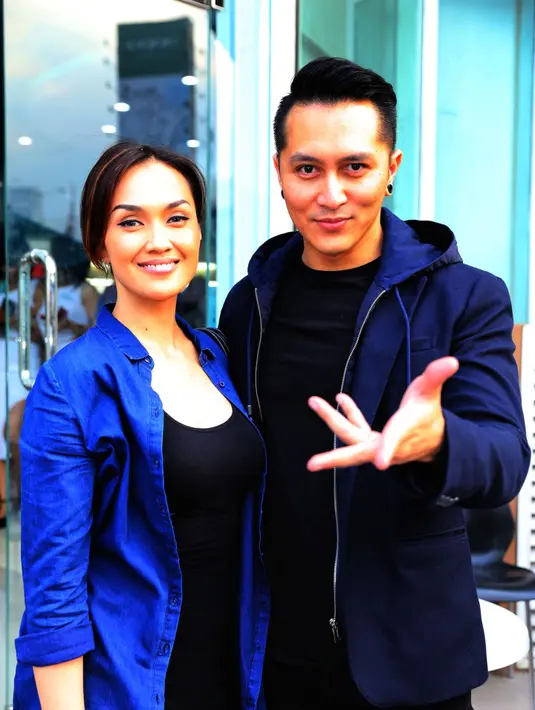 Tidak hanya dianggap istri, Sara juga dianggap sebagai sahabat oleh Demian. (Nurwahyunan/Bintang.com)